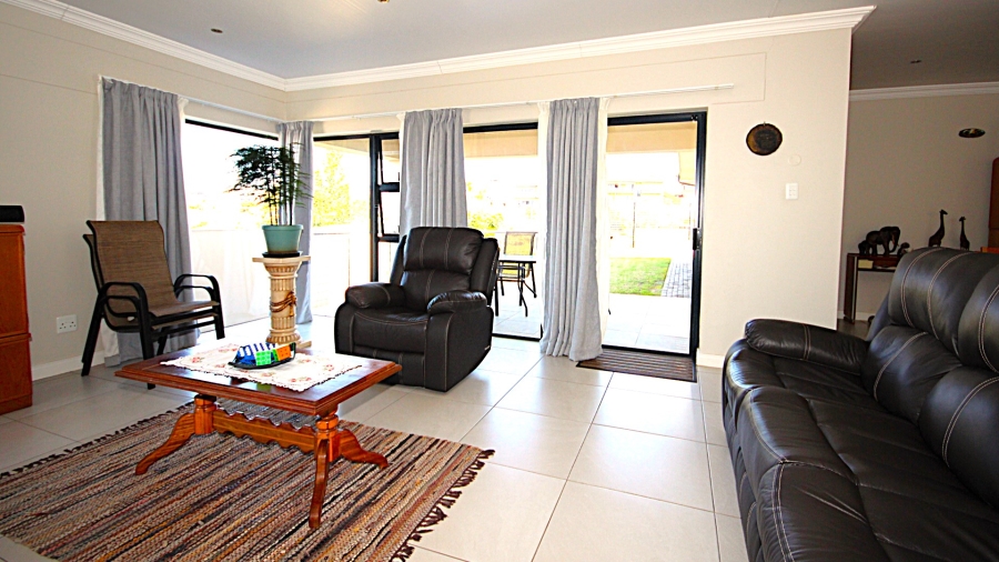 4 Bedroom Property for Sale in Monte Christo Western Cape